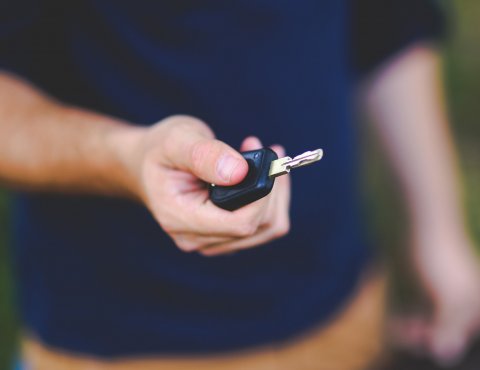 Comment remplacer la pile de votre clé de voiture ?